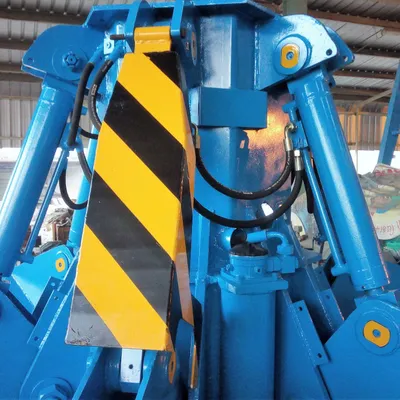 Picture 2 of Electro-Hydraulic Orange Peel Grabs