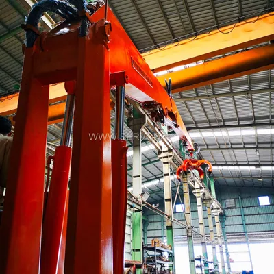 Picture 3 of Stationary Mounted Cranes with Grapple